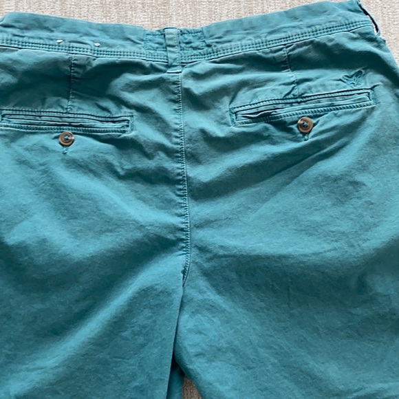 American Eagle flat front khaki green shorts size 30 - Picture 5 of 9